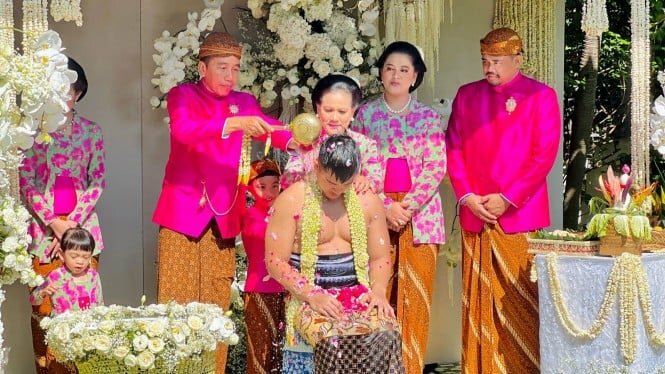 Iriana Jokowi Pecahkan Kendi di Acara Siraman Kaesang Pangarep, Apa Maknanya?