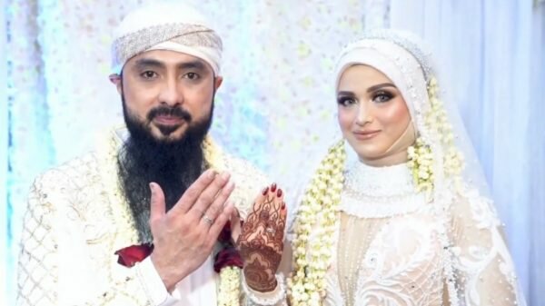https: img.okezone.com content 2023 02 21 33 2768632 dituding-lakukan-kdrt-dan-penyimpangan-rizal-djibran-bakal-laporkan-balik-istri-Nusr2yrAy0.jpg