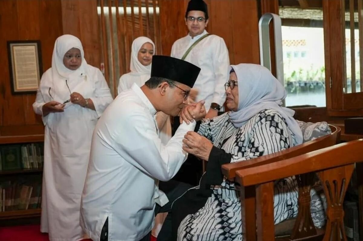 https: img.okezone.com content 2023 06 22 337 2835559 naik-haji-ini-pesan-yang-ditulis-anies-baswedan-oUeQMUvc4W.jpg