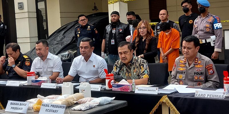 Polri Bongkar Laboratorium Pembuat Ekstasi di Perumahan Lavon Swan City Tangerang
