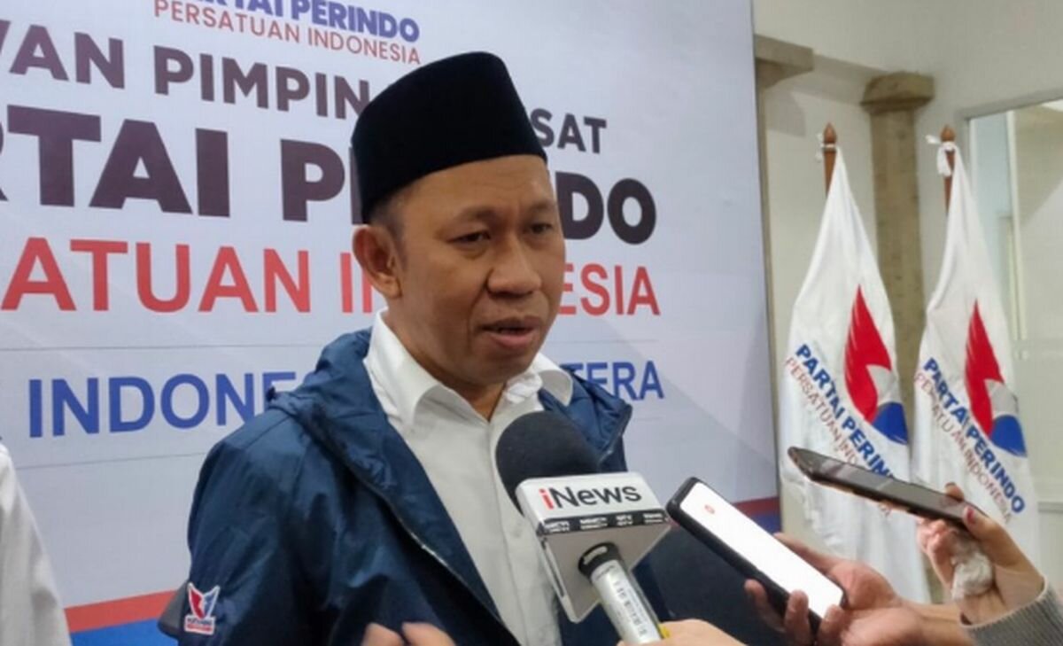 https: img.okezone.com content 2023 10 13 1 2900855 andi-widjajanto-gabung-ke-tpn-ganjar-partai-perindo-lemhannas-pasti-netral-gmjWgN0LUQ.jpg