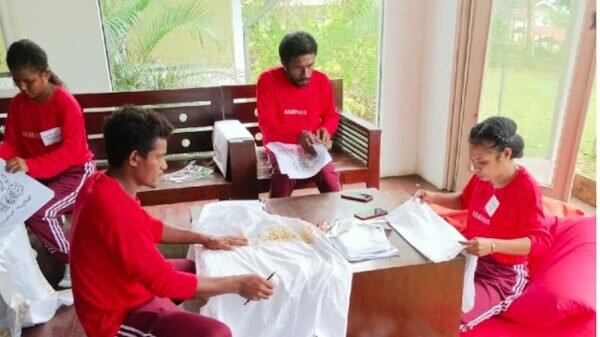 Wabup Biak: Pakaian Batik Papua Bagian Identitas Budaya Nusantara - JPNN.com Papua