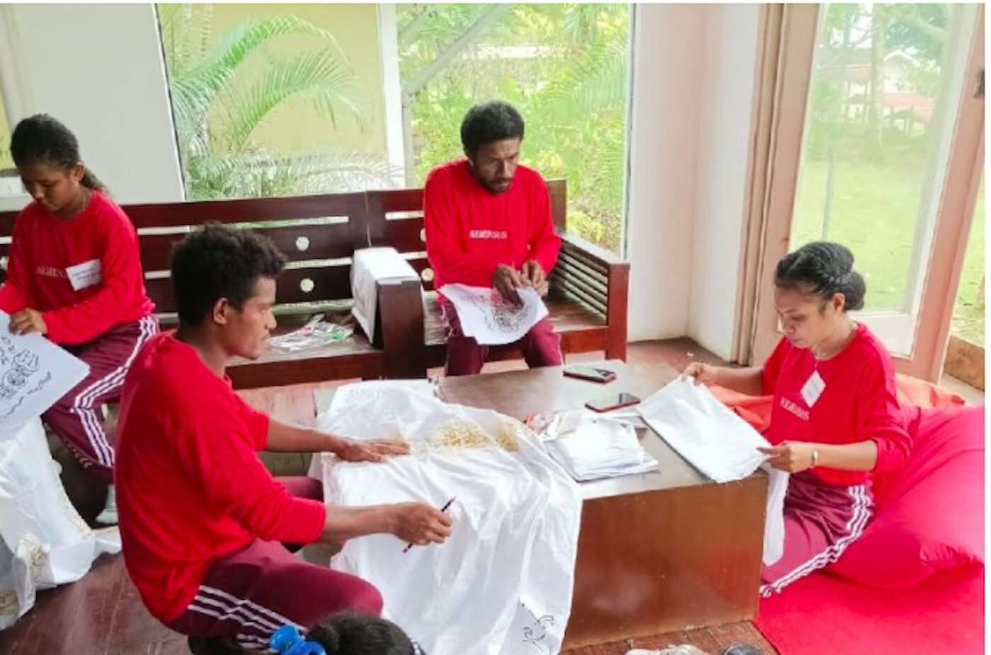 Wabup Biak: Pakaian Batik Papua Bagian Identitas Budaya Nusantara - JPNN.com Papua