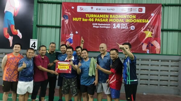 Foto : Perayaan HUT ke-46 Pasar Modal Indonesia semakin meriah dengan penyelenggaraan turnamen bulutangkis di GOR Badminton Mega Kuningan, Jakarta (14/10/23). (Doc.Idris)