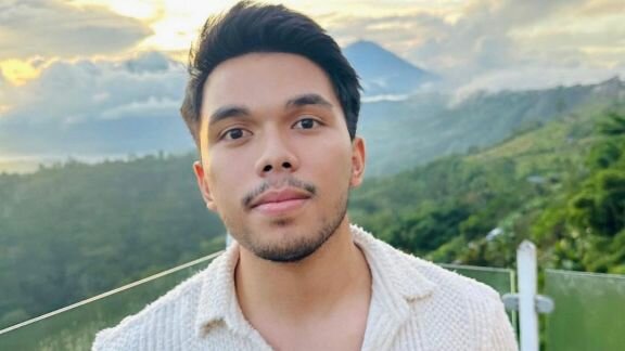 Imej Alim Hancur! Thariq Halilintar Kepergok Doyan Like Unggahan Cewek Seksi, Auto Jadi Bulan-bulanan Netter: Diam-diam Menghanyutkan