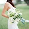 Intip 5 Inspirasi Buket Bunga Pengantin Berwarna Putih