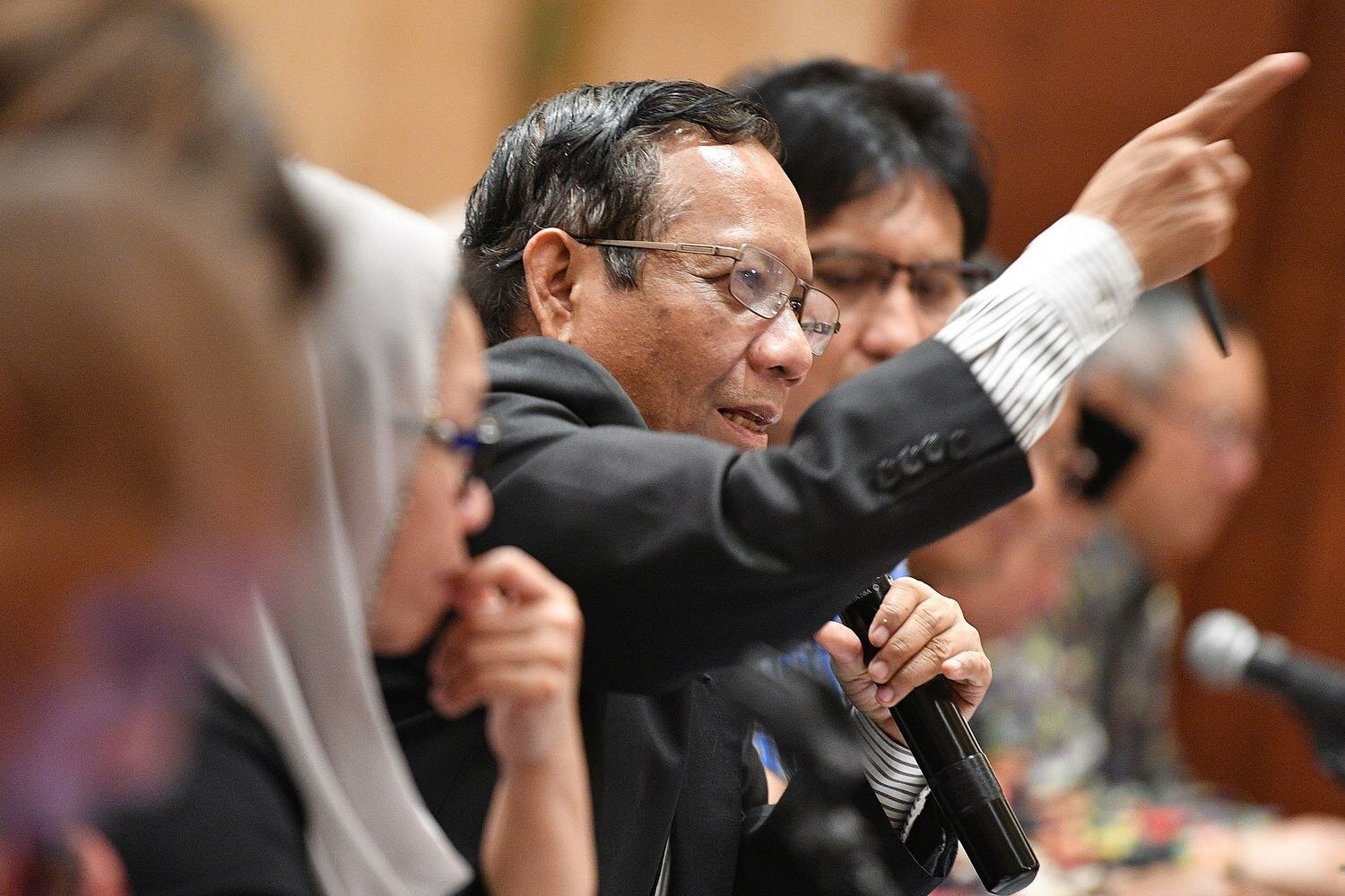 Bahas Pengungsi Rohingya, Mahfud Minta Menlu Koordinasi Dengan UNHCR