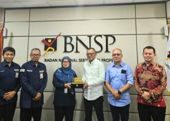 Foto: Ketua BNSP, Syamsi Hari, menyambut Kunjungan Kerja LSP KPK dalam upaya meningkatkan standar kompetensi antikorupsi. (18/1/24).(Doc.BNSP)