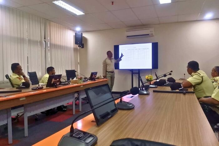 Foto : Enam anggota turut serta dalam kegiatan pembinaan dan pelatihan satpam BNSP, (13/1/24). (Doc.BNSP)