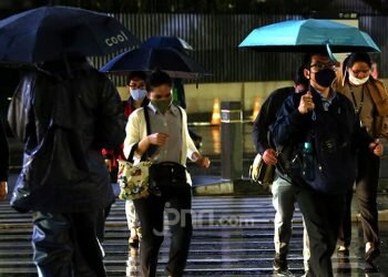 Cuaca Besok Jumat, 12 Januari 2024, Lihat Daerah yang Dilanda Hujan Lebat - JPNN.com Jateng