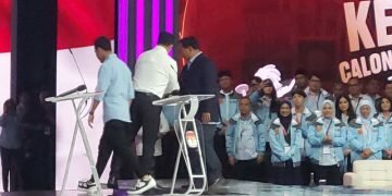 Gibran Ingatkan Prabowo Salami Anies di Acara Debat Keempat