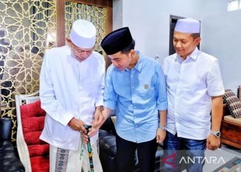 Gibran kunjungi kediaman Ayip Thohir di Cirebon