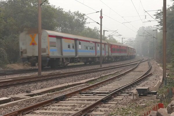 India gunakan ‘fog pass’ untuk perjalanan kereta api di tengah kabut