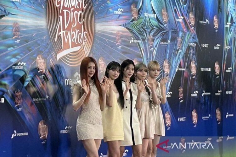LE SSERAFIM sampai Stray Kids tampil memukau di GDA Jakarta