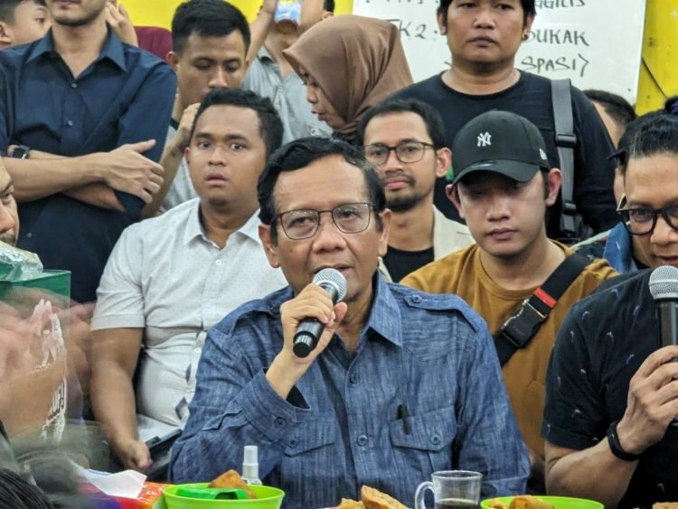 Mahfud MD: Jangan Pilih Saya Jika Diberi Amplop - JPNN.com Jatim