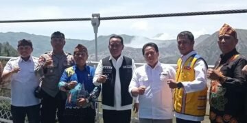 Pemkab Probolinggo-TNBTS bahas pengelolaan wisata jembatan kaca Bromo