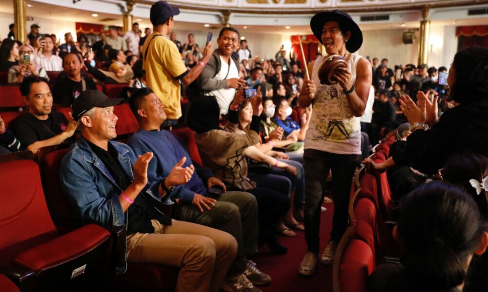 Nostalgia, Ganjar Nonton Konser 40 Tahun Slank Bareng Anak Muda