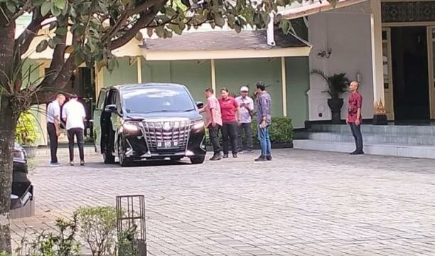 Ketua Umum PSI Kaesang Pangarep Temui Sri Sultan Hamengkubuwono X