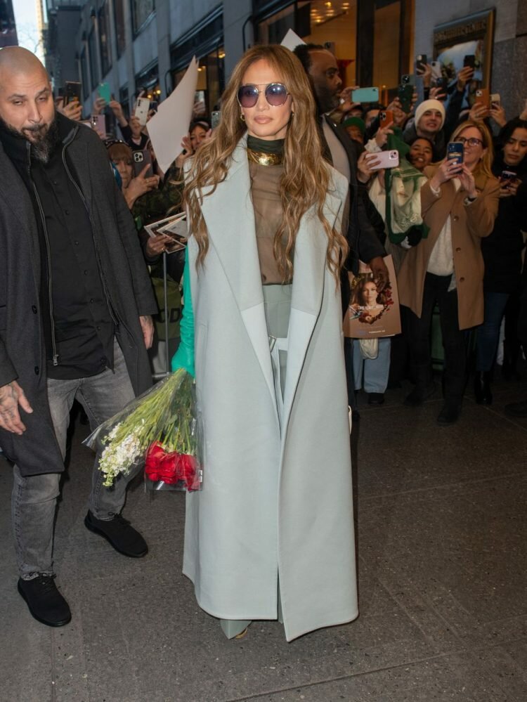 Empat Tampilan Spektakuler Jennifer Lopez di SNL
