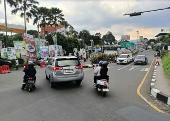 https: img.okezone.com content 2024 02 08 338 2967503 lalin-jalur-puncak-bogor-normal-dua-arah-sore-ini-eFfckHBOHj.jpg