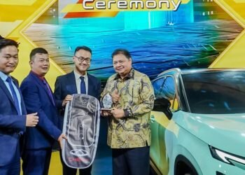Menko Airlangga Dorong Produksi <i>Electric Vehicle</i> Lebih Kompetitif