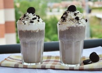 Mumpung Lagi Cuti Bersama, Yuk Ajak Si Kecil Bikin Milkshake Pisang Oreo, Gak Perlu Pakai Kompor Moms!