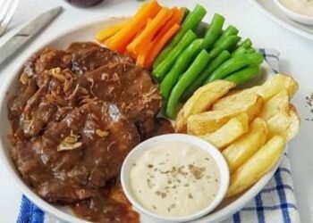 Sulit Ditolak, Ini Resep Bistik Ayam ala Solaria yang Mudah dan Murah untuk Temani Akhir Pekan, Cuss Coba Moms!