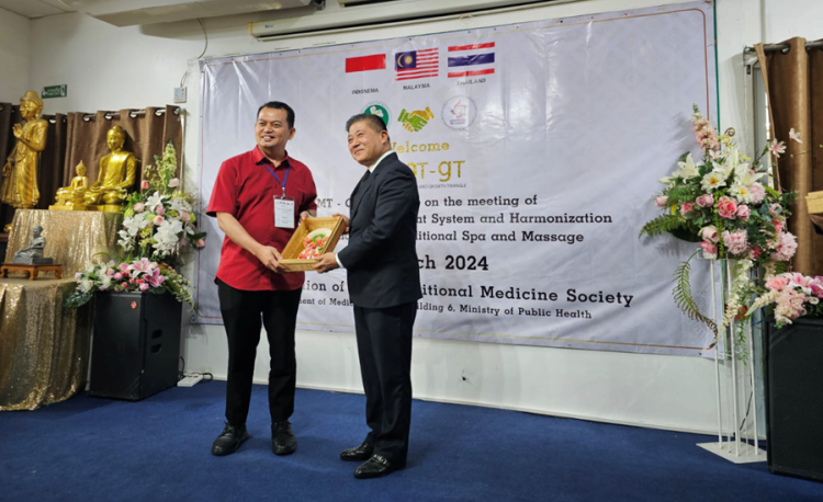 Forum internasional, khususnya untuk kawasan Sub Regional ASEAN, melalui agenda Growth Triangle (GT) untuk tiga negara yang terdiri dari: Indonesia, Malaysia, Thailand (IMT), yang dikenal dengan istilah IMT-GT.
