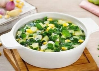 Cara Mengolah Daun Kelor untuk Tingkatkan Produksi dan Kualitas ASI, Bisa Jadi Sayur Bening Moms!
