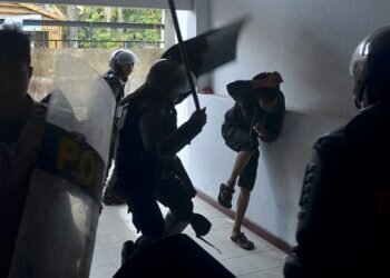 Polisi Tangkap 7 Terduga Provokator saat Rekapituasi di KPU Kabupaten Sinjai