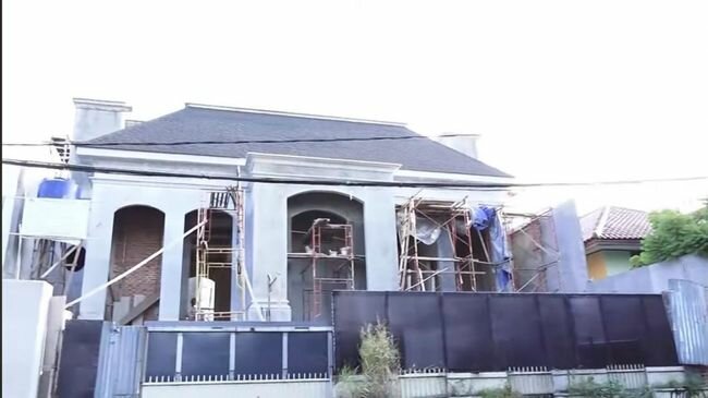 Sudah 6 Tahun, 7 Penampakan Rumah Ayu Dewi Masih Tahap Pembangunan yang Diprotes Warga